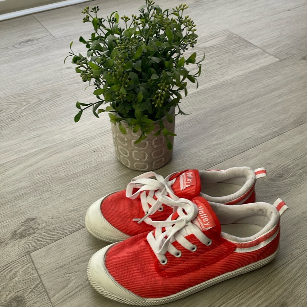 Volley orange sneaker